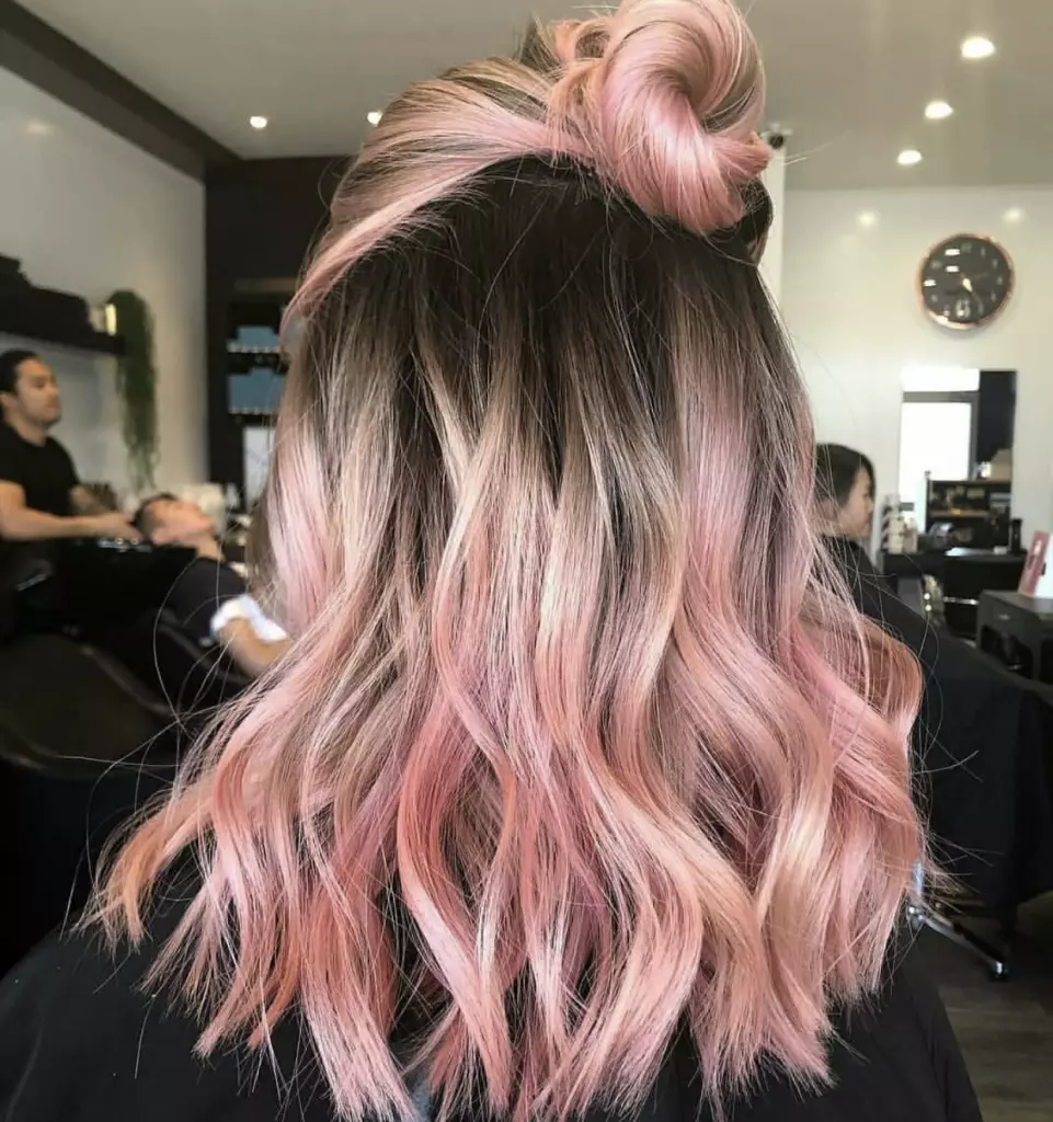рожеве волосся